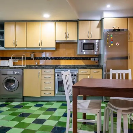 Precioso,amplio Y Centrico Calle San Antonio,reformado, Al Lado De La Catedral De オビエド