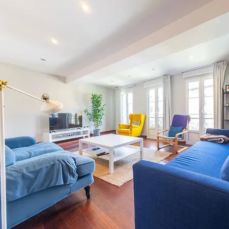 Precioso,amplio Y Centrico Calle San Antonio,reformado, Al Lado De La Catedral De