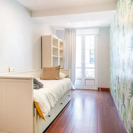 Apartamento Precioso,amplio Y Céntrico Calle San Antonio,reformado, Al Lado De La Catedral De Oviedo