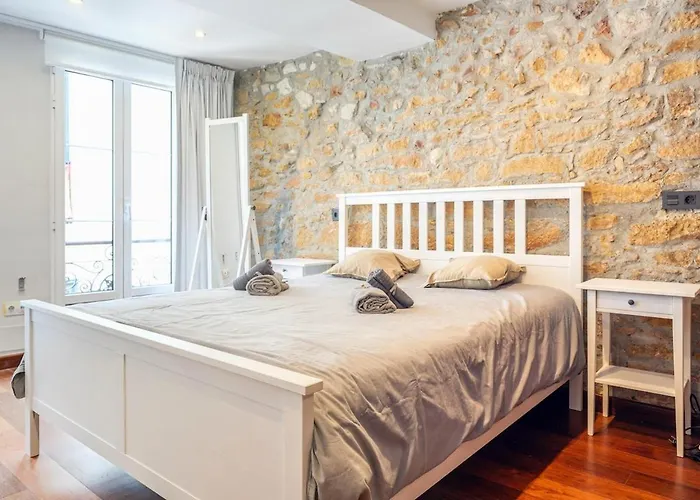 Precioso,amplio Y Centrico Calle San Antonio,reformado, Al Lado De La Catedral De * Oviedo