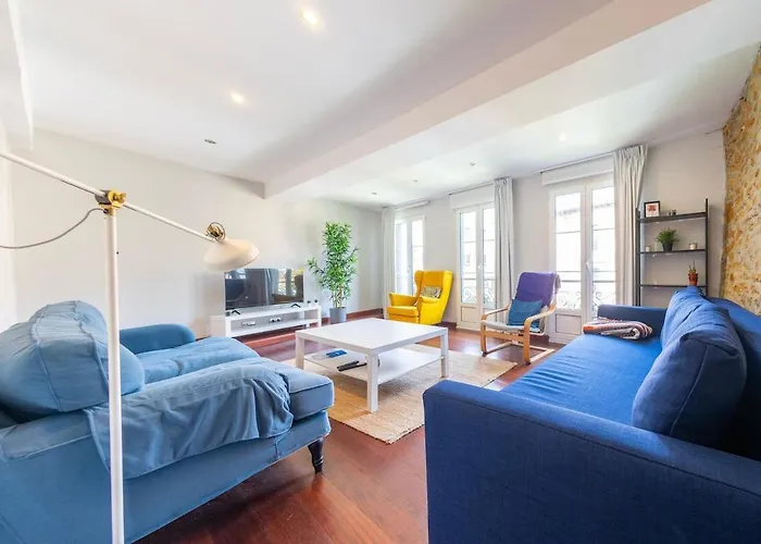 Precioso,amplio Y Centrico Calle San Antonio,reformado, Al Lado De La Catedral De