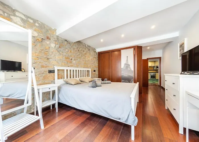 Precioso,amplio Y Centrico Calle San Antonio,reformado, Al Lado De La Catedral De Lägenhet *