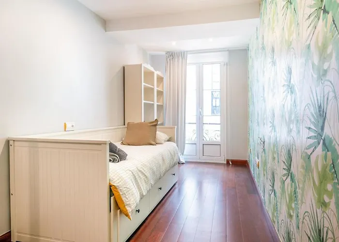 Lägenhet Precioso,amplio Y Centrico Calle San Antonio,reformado, Al Lado De La Catedral De Oviedo